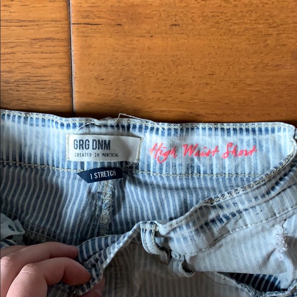 Garage High waisted jean shorts - Picture 3 of 4